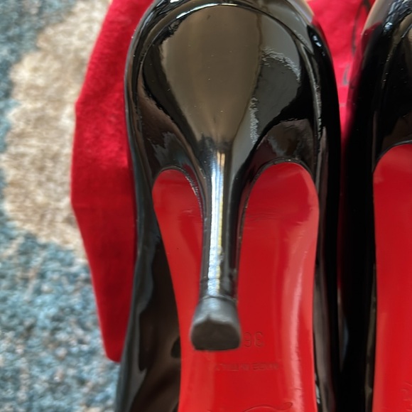 COPY - Christian Louboutin peep toe patent leathe… - Picture 7 of 8
